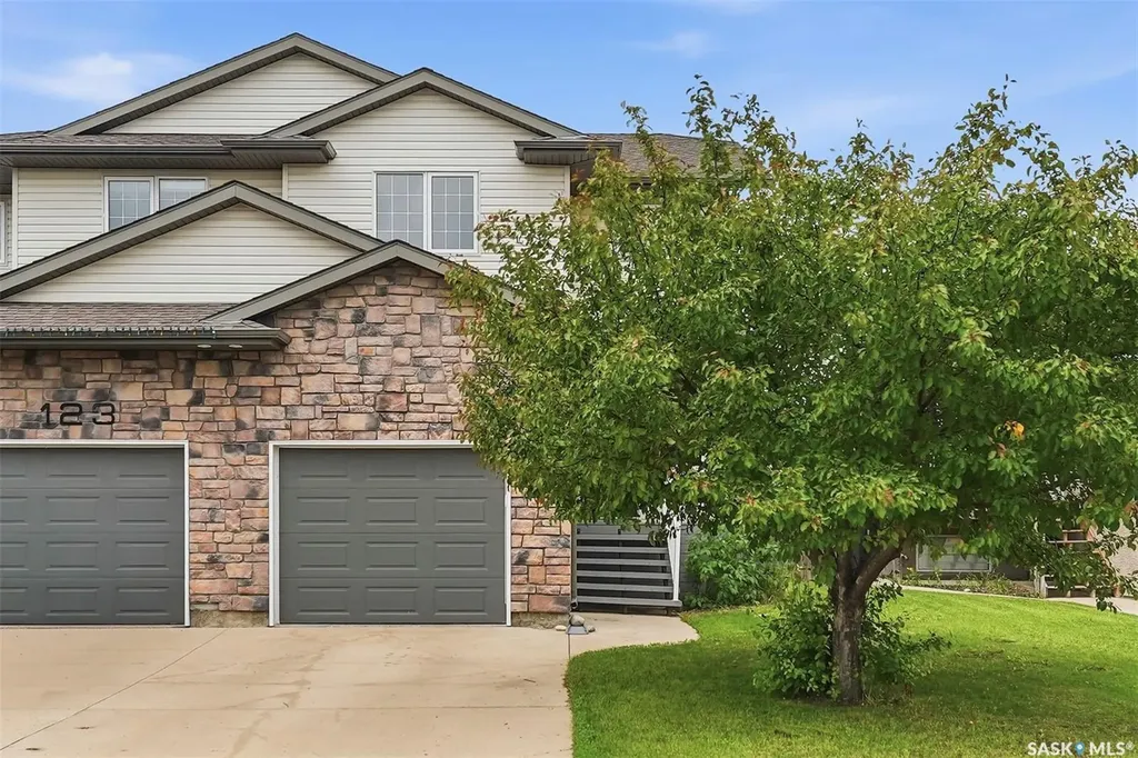 125 Meadowlark Park Warman SK S0K 0A1
