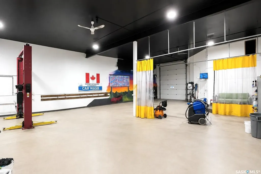 1004 17th Street W Saskatoon SK S7M 1E3