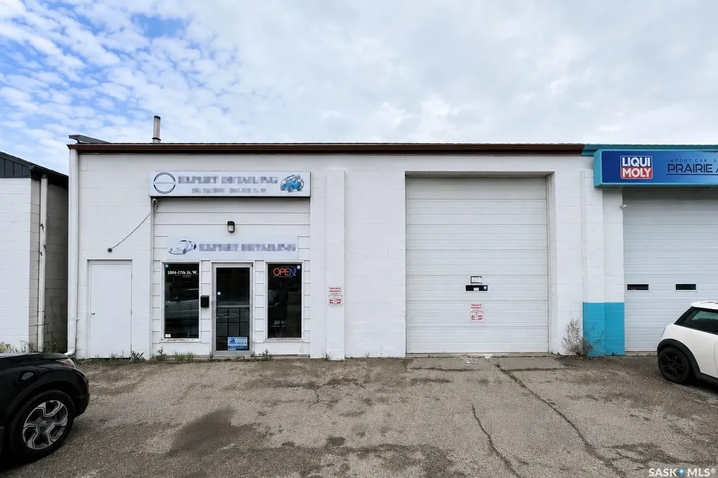 1004 17th Street W Saskatoon SK S7M 1E3
