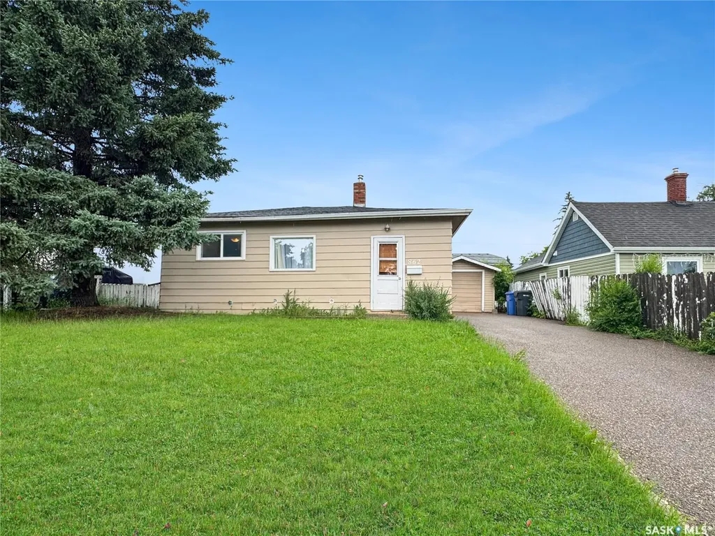 862 109th Street North Battleford SK S9A 2C9
