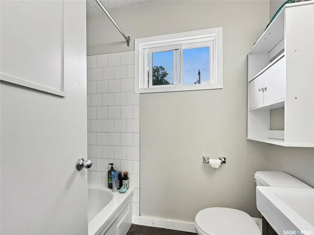 862 109th Street North Battleford SK S9A 2C9