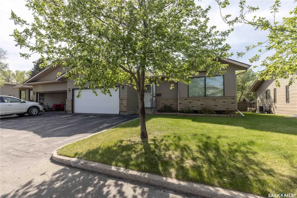 420 Heritage Crescent Saskatoon SK S7H 5P3
