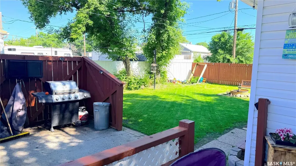 417 3rd Street Estevan SK S4A 0P1