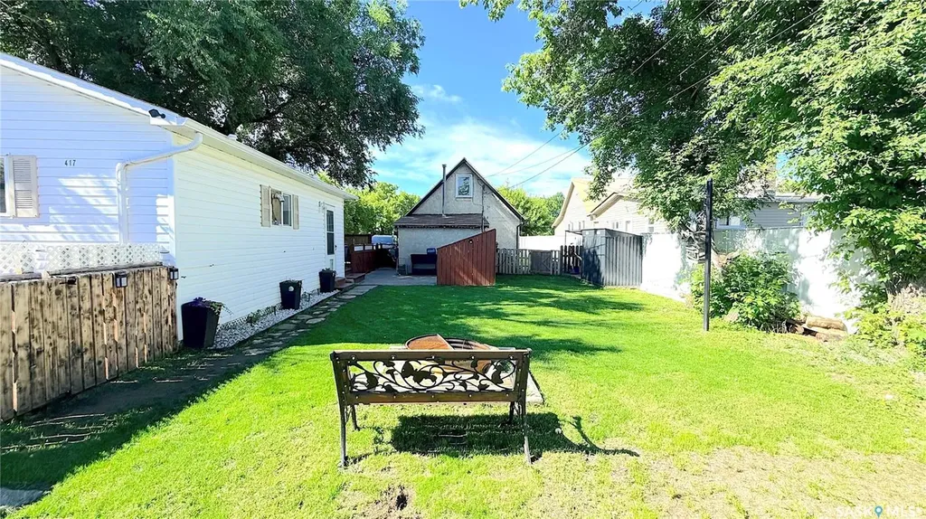 417 3rd Street Estevan SK S4A 0P1