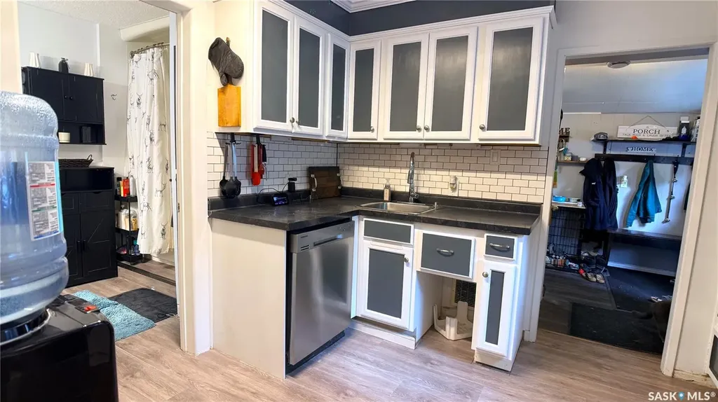 417 3rd Street Estevan SK S4A 0P1