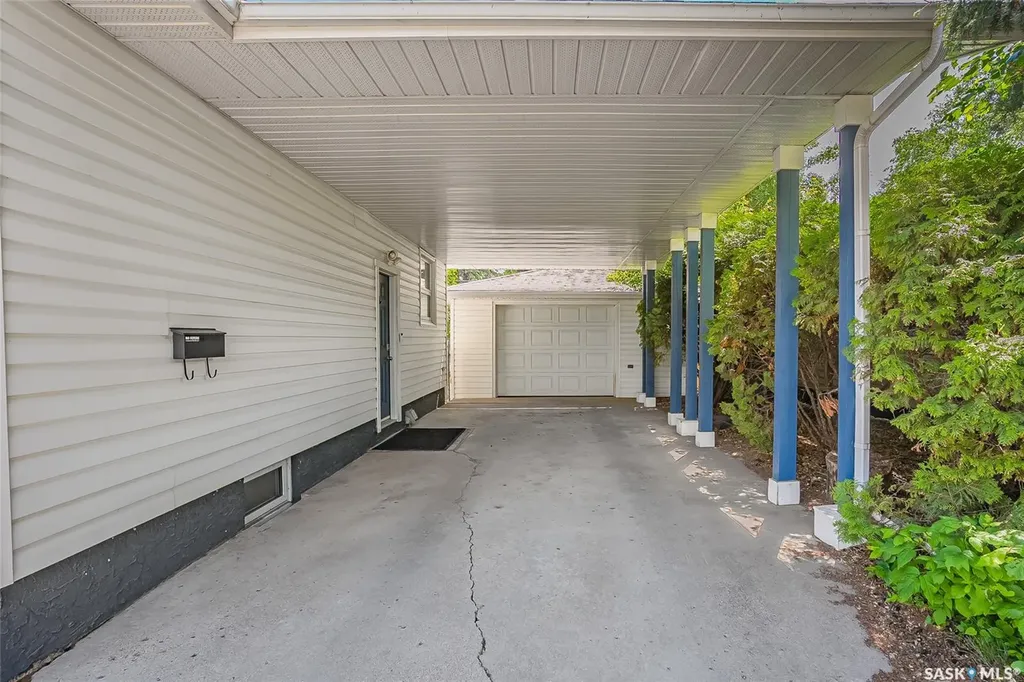 410 Ruth Street E Saskatoon SK S7J 0L4