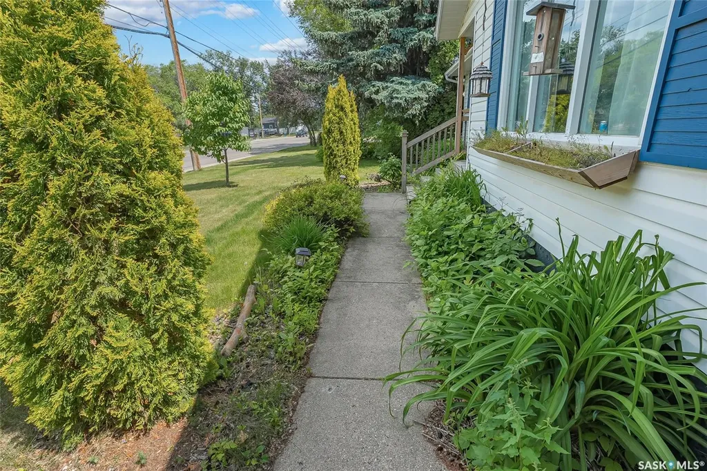 410 Ruth Street E Saskatoon SK S7J 0L4