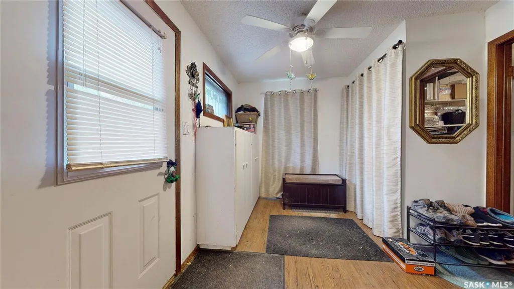 130 Maple Avenue N Eastend SK S0N 0T0