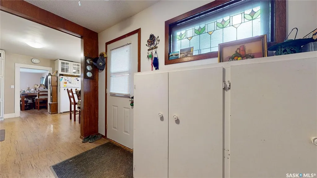 130 Maple Avenue N Eastend SK S0N 0T0