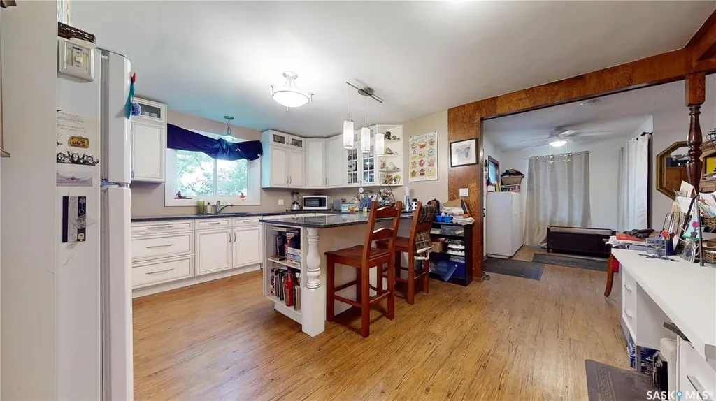 130 Maple Avenue N Eastend SK S0N 0T0