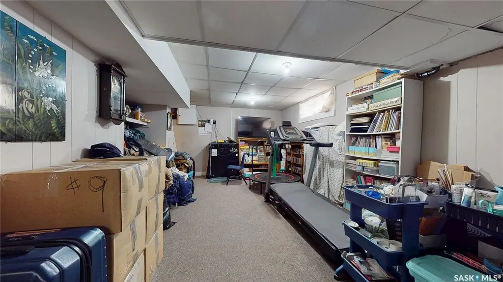 130 Maple Avenue N Eastend SK S0N 0T0