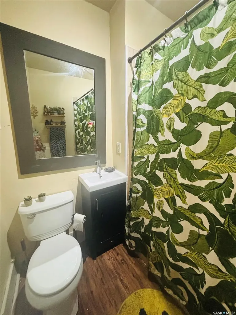 416 I Avenue S Saskatoon SK S7M 1Y4