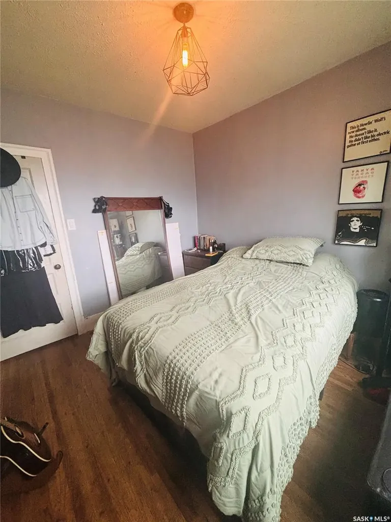 416 I Avenue S Saskatoon SK S7M 1Y4