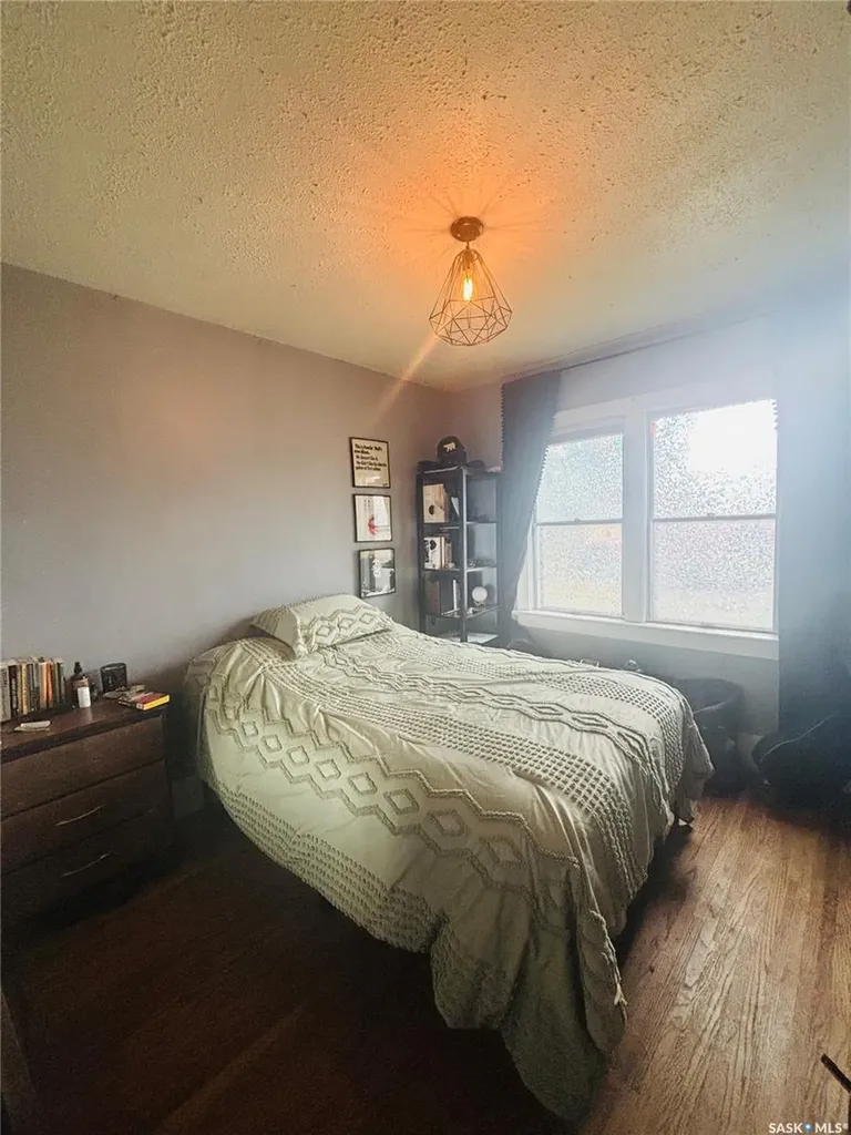 416 I Avenue S Saskatoon SK S7M 1Y4