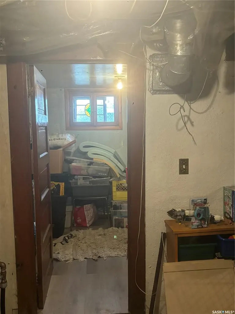 416 I Avenue S Saskatoon SK S7M 1Y4