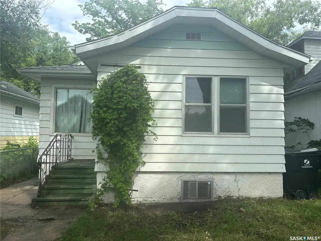 416 I Avenue S Saskatoon SK S7M 1Y4