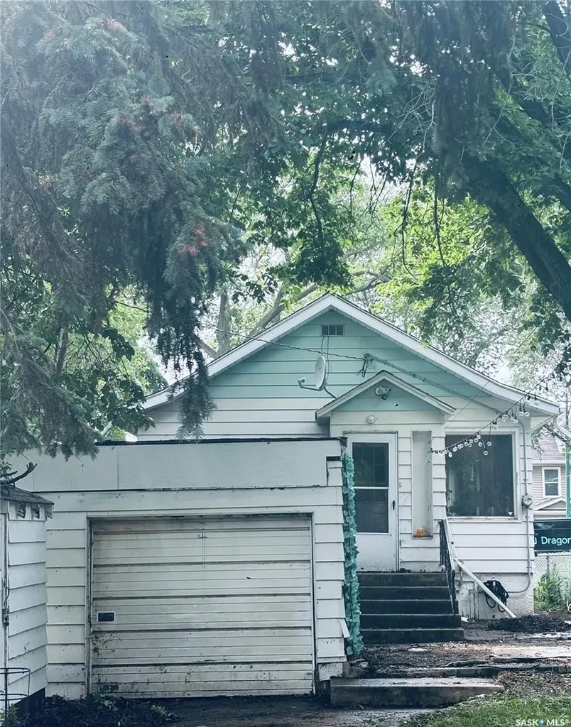 416 I Avenue S Saskatoon SK S7M 1Y4