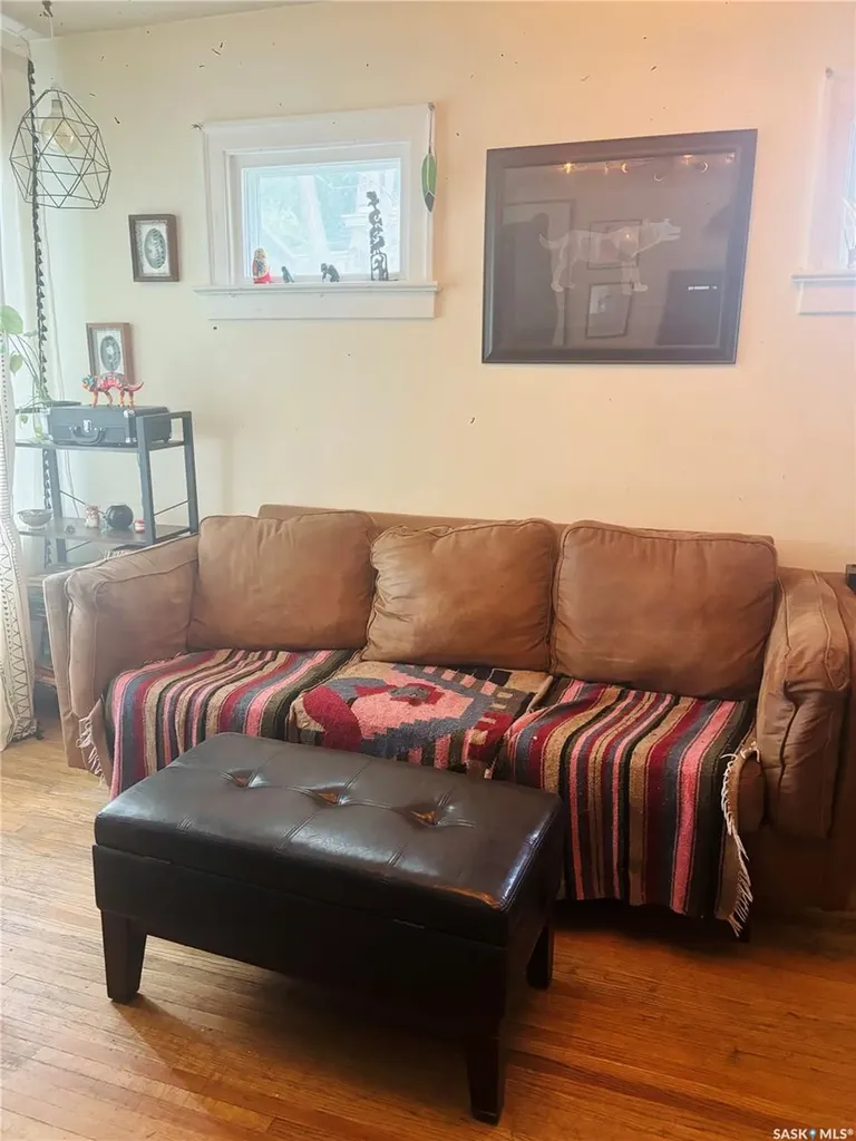 416 I Avenue S Saskatoon SK S7M 1Y4