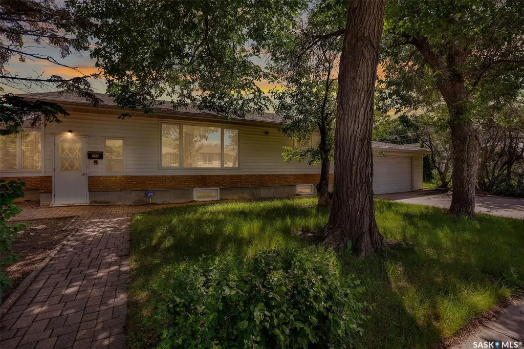 715 Connaught Street Regina SK S4T 4S5