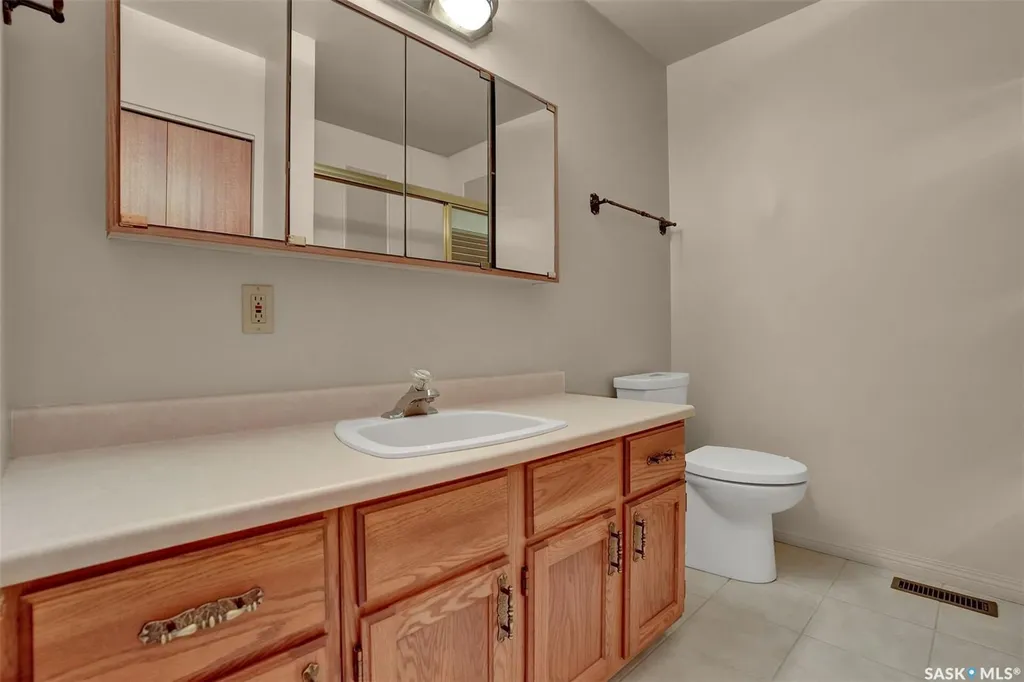 715 Connaught Street Regina SK S4T 4S5