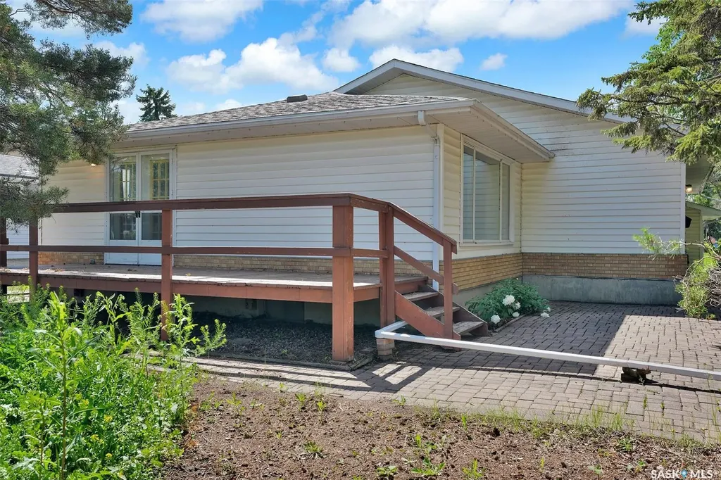 715 Connaught Street Regina SK S4T 4S5