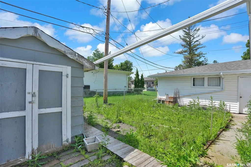 715 Connaught Street Regina SK S4T 4S5