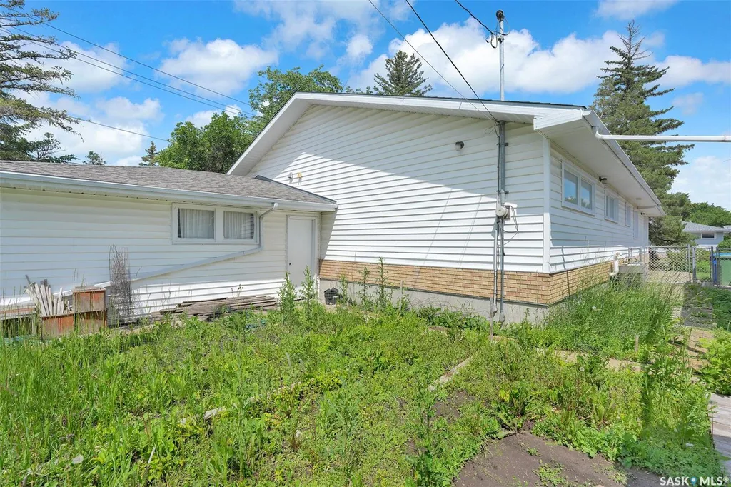 715 Connaught Street Regina SK S4T 4S5