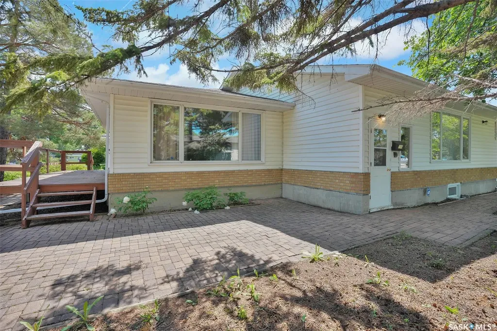 715 Connaught Street Regina SK S4T 4S5