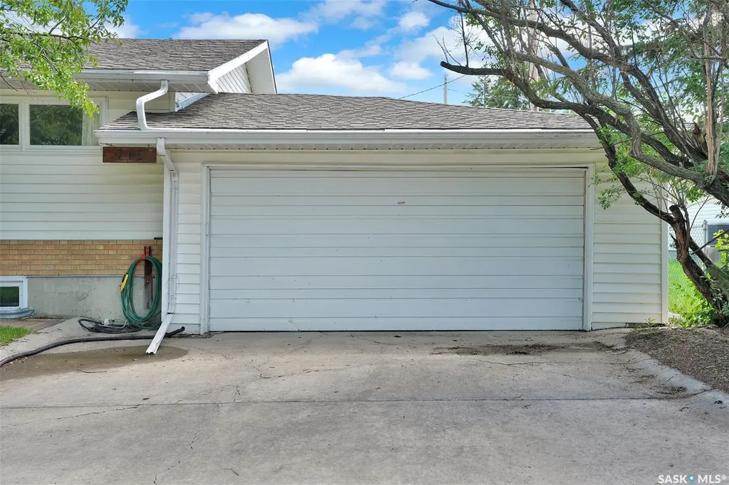 715 Connaught Street Regina SK S4T 4S5