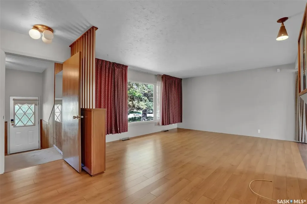 715 Connaught Street Regina SK S4T 4S5