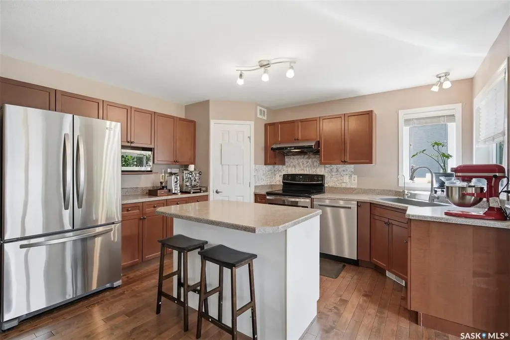 110 Robertson Cove Saskatoon SK S7T 0E3