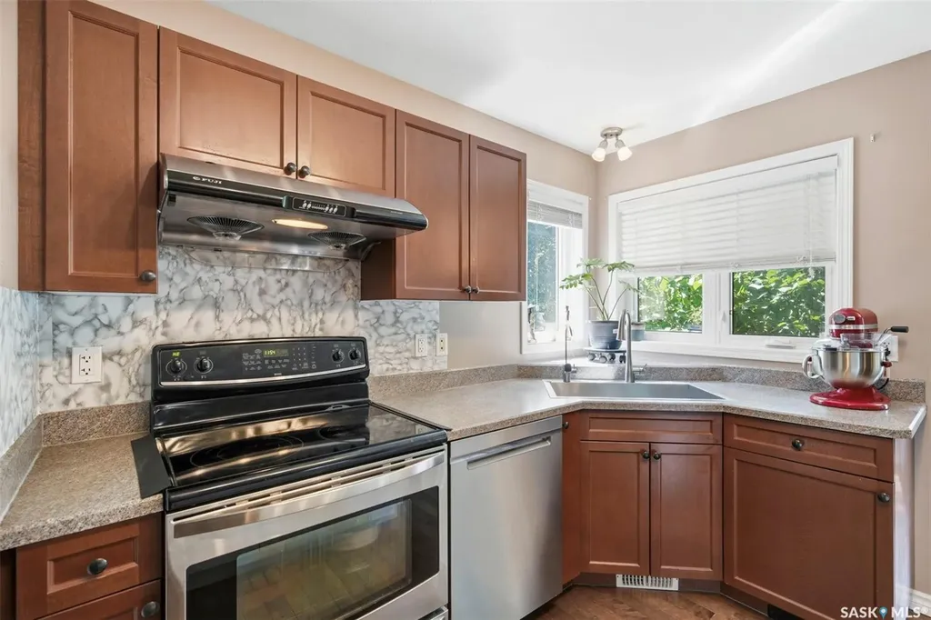 110 Robertson Cove Saskatoon SK S7T 0E3