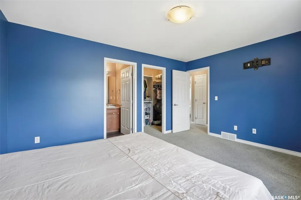 110 Robertson Cove Saskatoon SK S7T 0E3