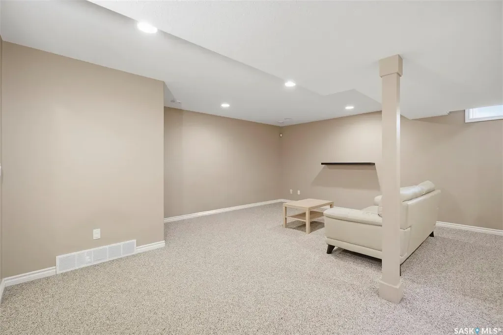 110 Robertson Cove Saskatoon SK S7T 0E3