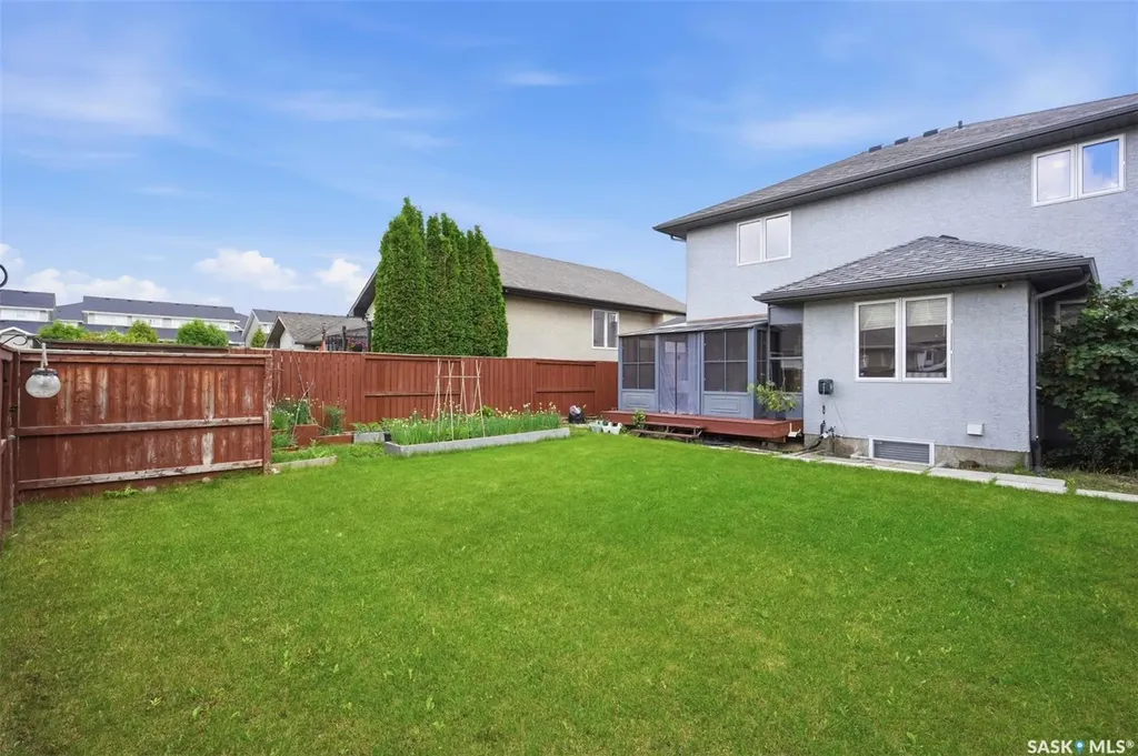 110 Robertson Cove Saskatoon SK S7T 0E3