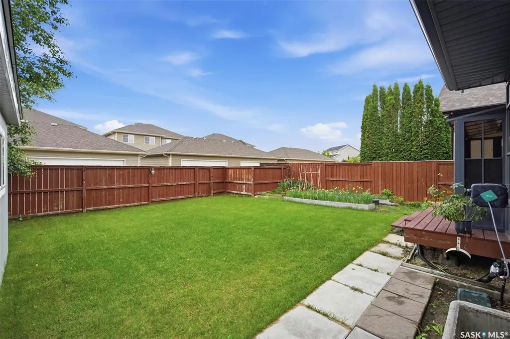 110 Robertson Cove Saskatoon SK S7T 0E3
