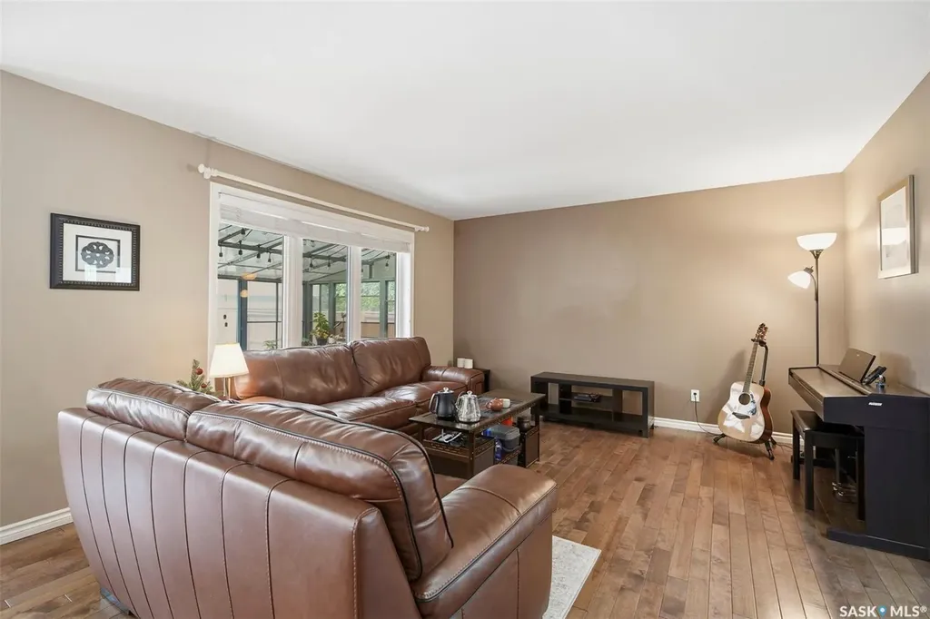 110 Robertson Cove Saskatoon SK S7T 0E3