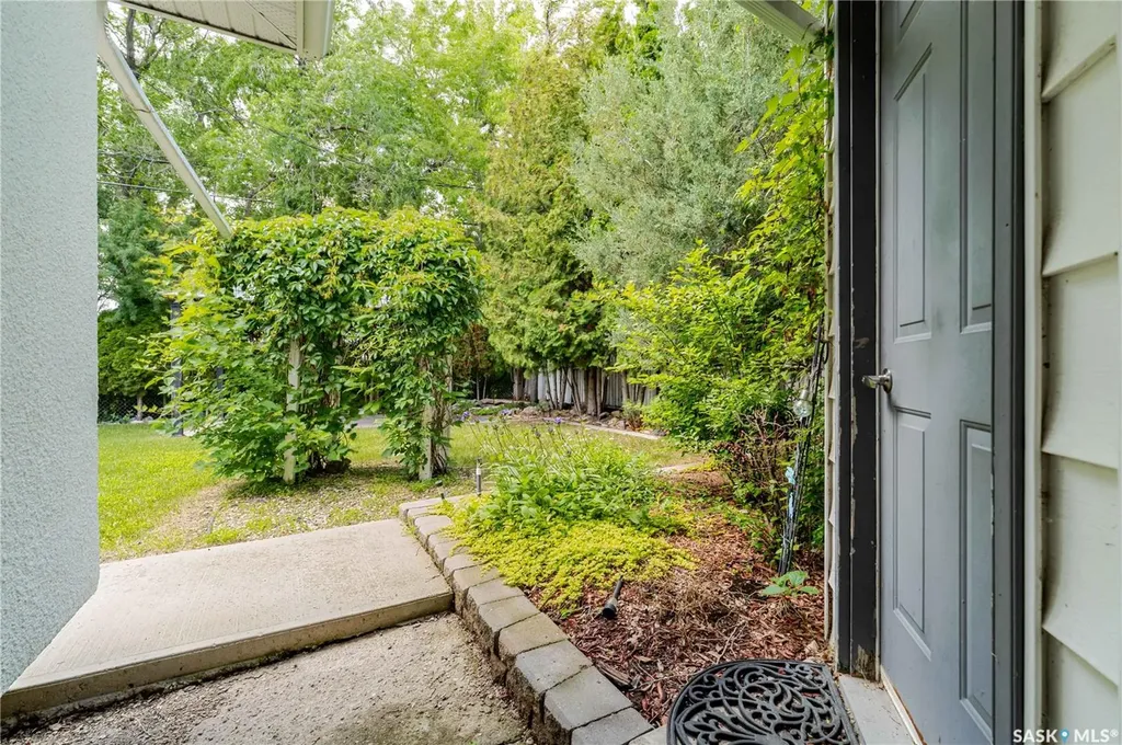 1014 Hopkins Crescent Moose Jaw SK S6H 3E7