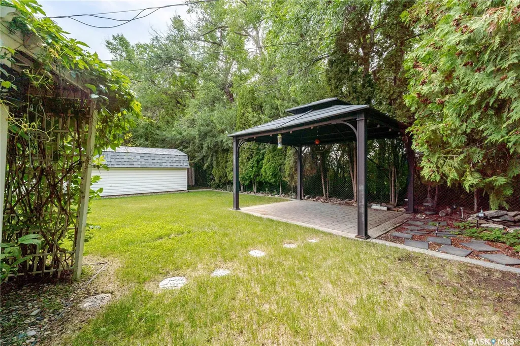 1014 Hopkins Crescent Moose Jaw SK S6H 3E7