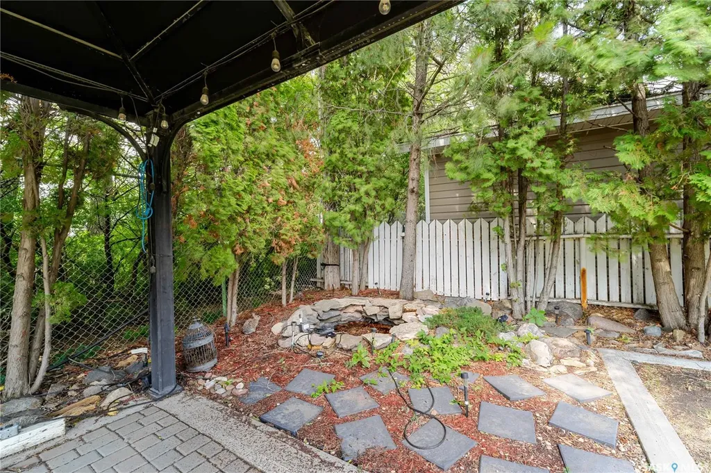 1014 Hopkins Crescent Moose Jaw SK S6H 3E7