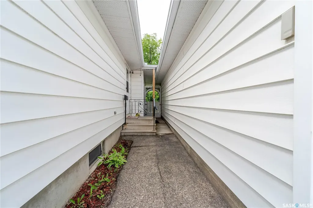 1014 Hopkins Crescent Moose Jaw SK S6H 3E7