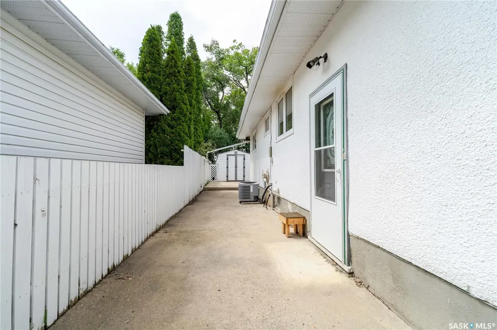 1014 Hopkins Crescent Moose Jaw SK S6H 3E7