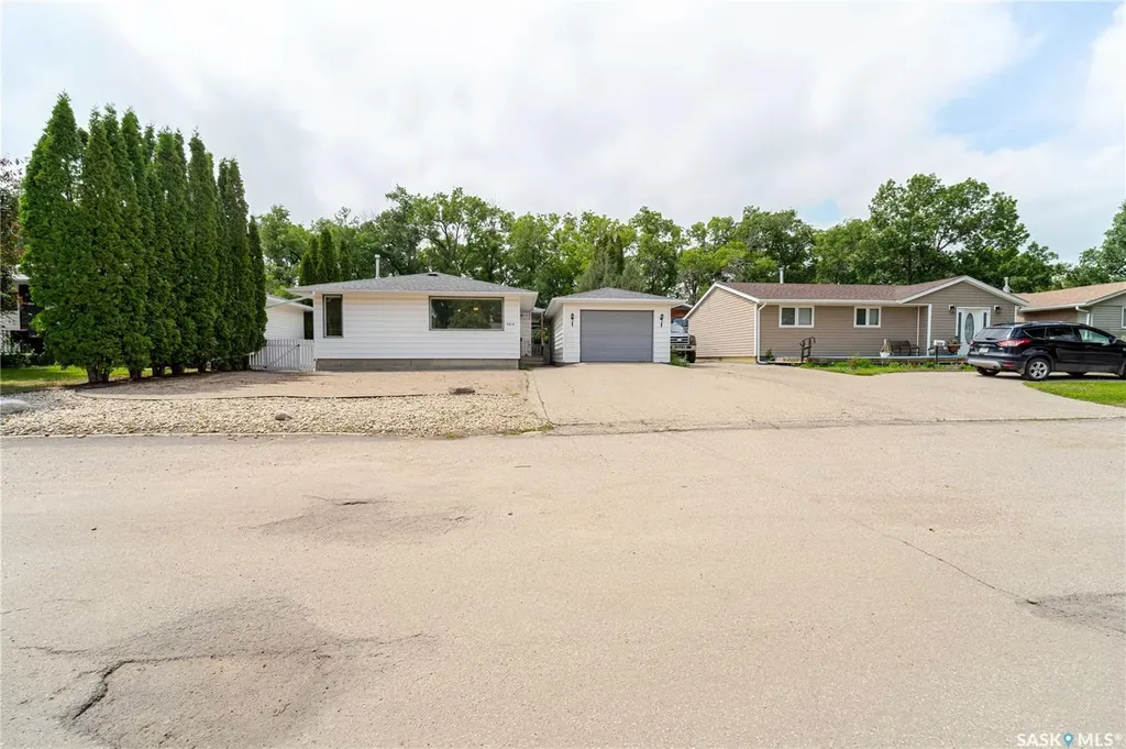 1014 Hopkins Crescent Moose Jaw SK S6H 3E7