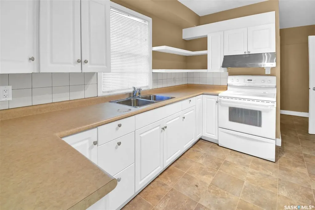 420 Cumberland Avenue S Saskatoon SK S7N 1L5