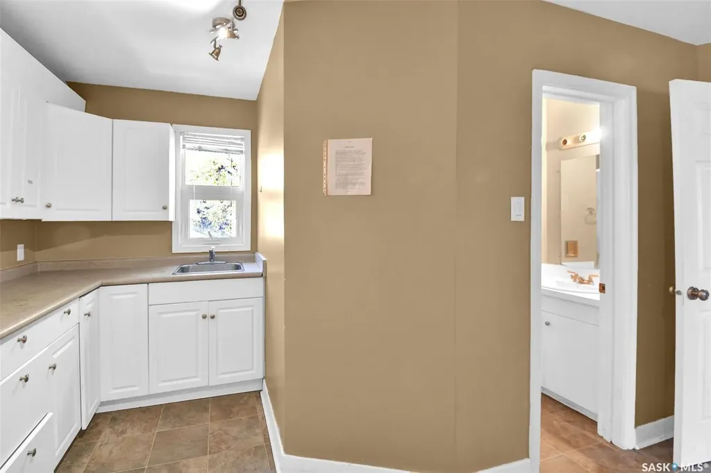 420 Cumberland Avenue S Saskatoon SK S7N 1L5