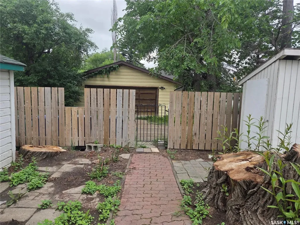 420 Cumberland Avenue S Saskatoon SK S7N 1L5