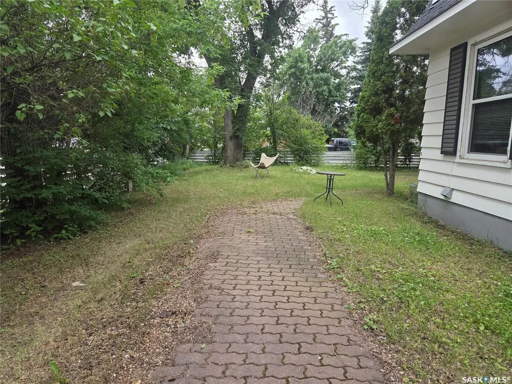420 Cumberland Avenue S Saskatoon SK S7N 1L5