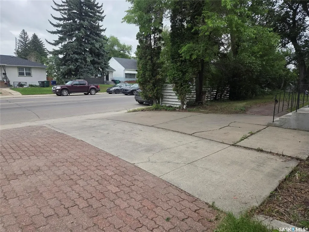 420 Cumberland Avenue S Saskatoon SK S7N 1L5