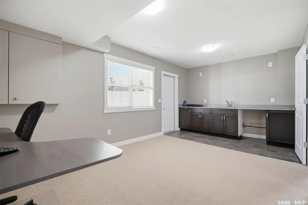 1220 Pringle Way Saskatoon SK S7T 1C9