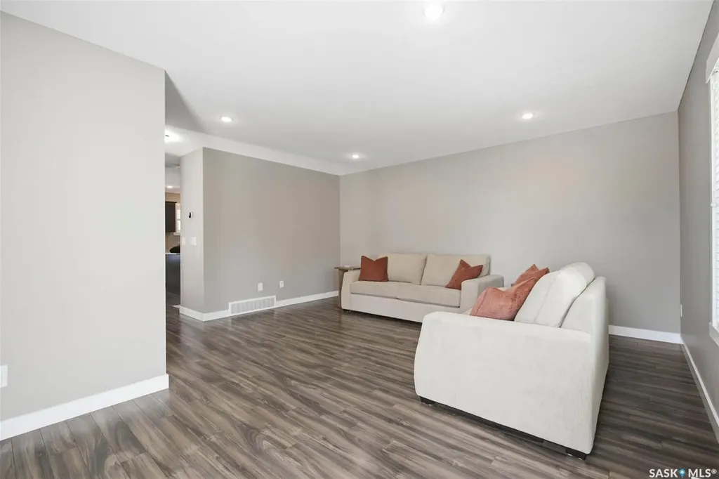 1220 Pringle Way Saskatoon SK S7T 1C9